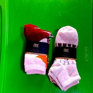 FRYE SOCKS-5 PAIRS